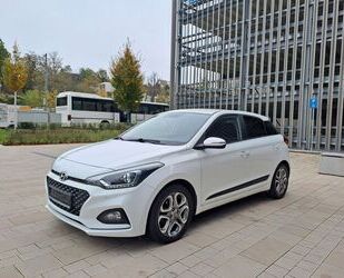 Hyundai Hyundai i20 DCT Automatik Style Kamera Navi 1.HAND Gebrauchtwagen