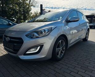 Hyundai Hyundai I30 CW YES! KLIMA KAMERA NAVI LED PDC SCHE Gebrauchtwagen