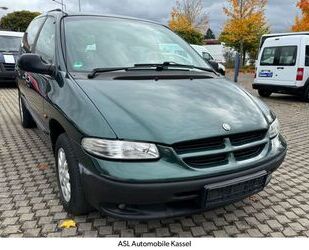 Chrysler Chrysler Voyager 2.4 Automatik Rollstuhlrampe Gebrauchtwagen