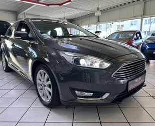 Ford Ford Focus Lim. Titanium PDC LED SHZ Gebrauchtwagen