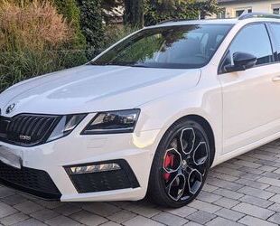 Skoda Skoda Octavia 2.0 TSI DSG RS 245 NAV,CAM,AHK,ACC,P Gebrauchtwagen