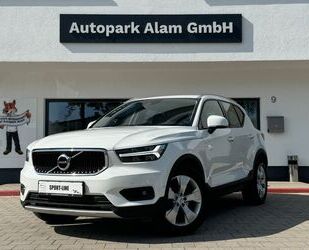 Volvo Volvo XC40 Momentum 2WD Aut.Klima Navi Teilleder Gebrauchtwagen