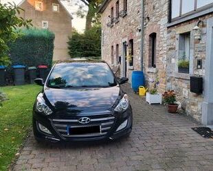 Hyundai Hyundai i30 blue 1.6 GDI PASSION blue Gebrauchtwagen