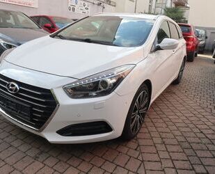 Hyundai Hyundai i40 cw Premium Xenon Kamera Leder Sitzkli Gebrauchtwagen