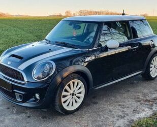 Mini MINI Cooper S Bi-Xenon Navi Leder Tempo Alus Amb.B Gebrauchtwagen