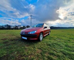 Peugeot Peugeot 206 SW, TüV NEU, 1.Hd, Klima, SHZ, AHK,All Gebrauchtwagen