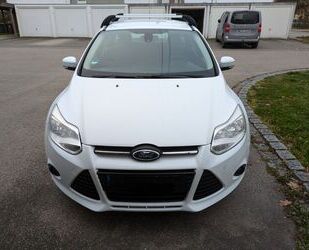 Ford Ford Focus 1,6TDCi Trend Turnier/ 8-fach bereift Gebrauchtwagen