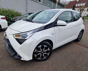 Toyota Toyota Aygo 5-Türer x-play Team D Gebrauchtwagen