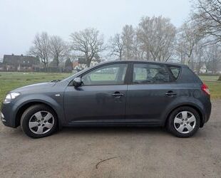 Kia Kia ceed / Ceed 1.4 HU NEU AHK KLIMA Gebrauchtwagen