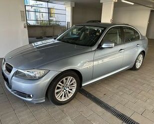 BMW BMW 325i Lim. Automatik*108.000km*SH*Xenon Gebrauchtwagen