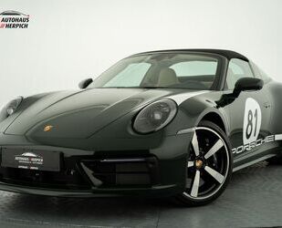 Porsche Porsche 992 Targa 4S Heritage PTS Brewstergreen Sp Gebrauchtwagen