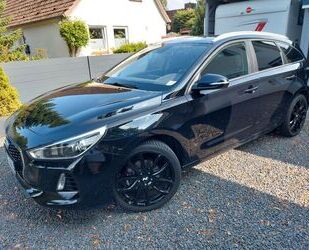 Hyundai Hyundai i30 1.4 Family Family Gebrauchtwagen