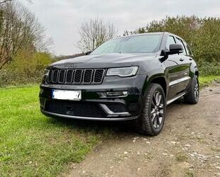 Jeep Jeep Grand Cherokee S all black 3.0l V6 *steuer au Gebrauchtwagen