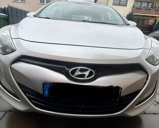 Hyundai Hyundai i30 CW 1.6 CRDi 81kW Style Automatik Style Gebrauchtwagen