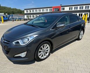 Hyundai Hyundai i40 cw FIFA World Cup Limousin Leder Navi Gebrauchtwagen