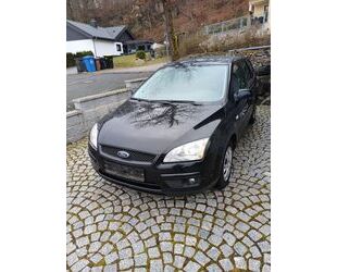 Ford Ford Focus 1,6 Ambiente Ambiente Gebrauchtwagen