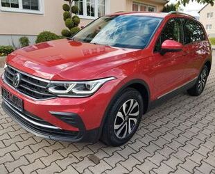 VW Volkswagen Tiguan Active 1.5 TSI, DSG, AHK, Navi, Gebrauchtwagen