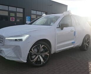 Volvo Volvo XC 60 B4 Benzin Plus Dark*Pano*STHZG*FSHZG*A Gebrauchtwagen