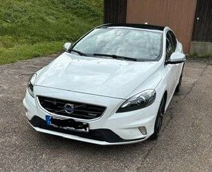 Volvo Volvo V40 D4 R Desgin Geartronic Momentum Gebrauchtwagen