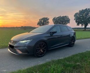 Seat Seat Leon Cupra R ST 2.0 300PS LED ACC NAVI BEATS Gebrauchtwagen