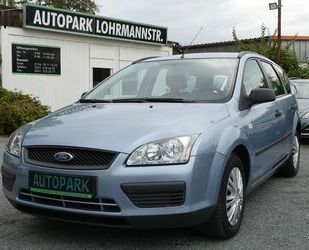 Ford Ford Focus Turnier Trend*Klima*SHZ*AHK*1.Hand*Nr.1 Gebrauchtwagen