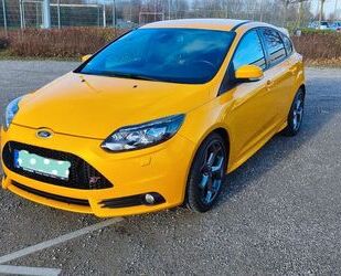 Ford Ford Focus 2,0 EcoBoost ST Leder-Sport-Paket ST Gebrauchtwagen