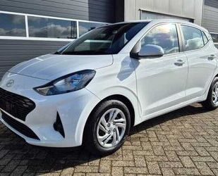 Hyundai Hyundai i10 63PS Select -Plus 5-trg. Klima Navi DA Gebrauchtwagen