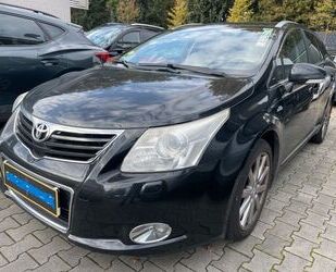 Toyota Toyota Avensis Kombi Executive LEDER NAVI Panorama Gebrauchtwagen