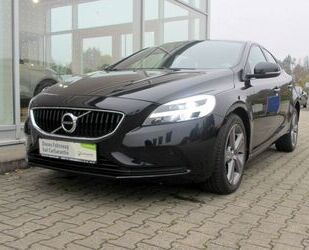 Volvo Volvo V40 D2 Momentum +LED+ECC+SHZ+KAM+PDC V/H+17