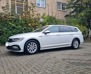 VW Volkswagen Passat Variant R.line,Cam,Assistant,AHK Gebrauchtwagen