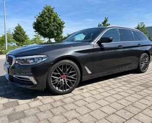 BMW BMW 530i Touring A Luxury - StandH LED Leder SH N Gebrauchtwagen