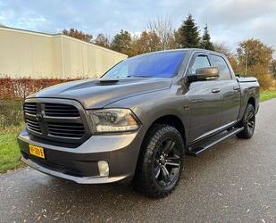 Dodge Dodge RAM Ram 1500 5.7 V8 4x4 Quad Cab 64 Sport / Gebrauchtwagen