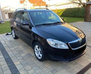 Skoda Skoda Fabia 1.2l Family Combi AHK Tüv neu Gebrauchtwagen