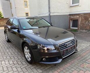 Audi Audi A4 2.0 T/ 211PS Xenon,Tempomat,NAVI,PDC Gebrauchtwagen