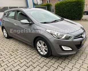 Hyundai Hyundai i30 1.6 cw Style/AUTOM./TEILLEDER/ALLW./KE Gebrauchtwagen