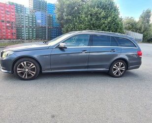 Mercedes-Benz Mercedes-Benz E 250 CDI 4-Matic Leder Navi LED AHK Gebrauchtwagen