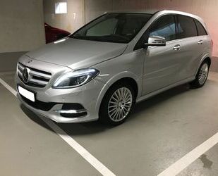 Mercedes-Benz Mercedes-Benz B 200 Urban NAVI XENON ALW AHK Kamer Gebrauchtwagen