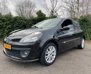 Renault Renault Clio 2.0 16V E4 Gebrauchtwagen