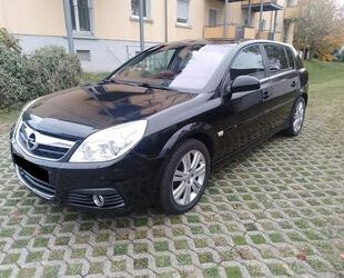 Opel Opel Signum 1.9 CDTI Xenon Navi Tempomat PDC Anhän Gebrauchtwagen