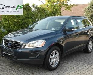 Volvo Volvo XC60 D3 AWD Geartr. Momentum *4 neue Reifen* Gebrauchtwagen