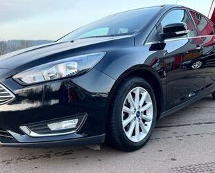 Ford Ford Focus 1.5 Titanium 1. HAND *Klimaautom.+Sitz Gebrauchtwagen