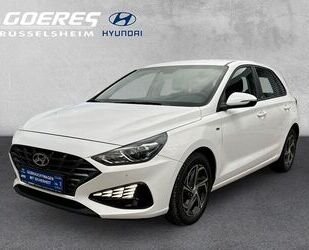 Hyundai Hyundai i30 DCT*Navi*RFK*SHZ*LHZ*Allwetter Gebrauchtwagen