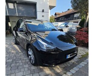 Tesla Tesla Model Y 2023 RWD Schwarz mit AHK Gebrauchtwagen