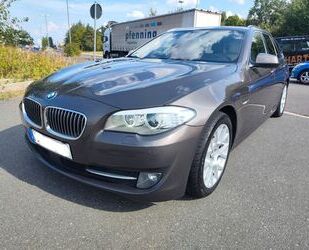 BMW BMW 530d Touring Navi, Leder, Autom., Xenon UVM.. Gebrauchtwagen