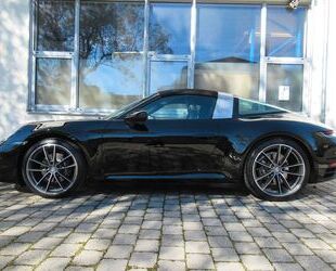 Porsche Porsche 992 TARGA 4 KREIDE ABGAS CHRONO BELÜF+KEY/ Gebrauchtwagen