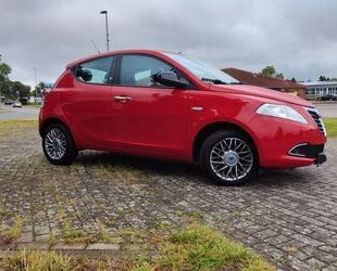 Lancia Lancia Ypsilon 1.2 Black & Red Edition Start&Stopp Gebrauchtwagen