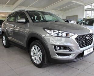 Hyundai Hyundai Tucson 1.6 Pure NAVI KAM Sitzhzg PDC Tempo Gebrauchtwagen