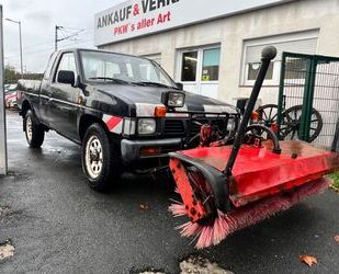 Nissan Nissan PickUp 4x4 Schneepflug Gebrauchtwagen