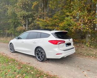 Ford Ford Focus 1,0 114kW ST-Line X Turnier Pano, B&O, Gebrauchtwagen