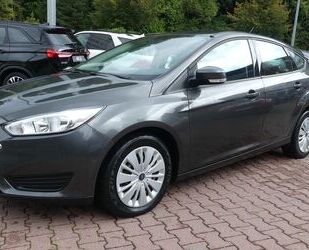 Ford Ford Focus 1.0*49000 km*Klima*Sitzhzg* Gebrauchtwagen